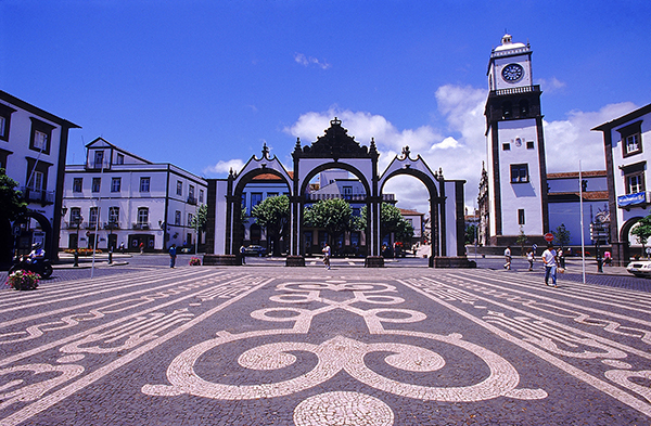 Portas da Cidade. Islas Azores. 