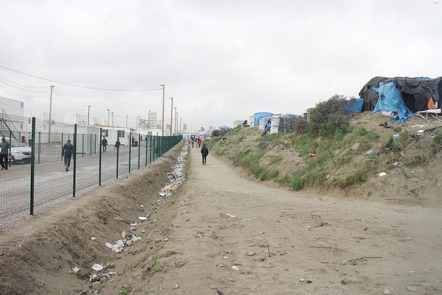 Campo de refugiados en las afueras de Calais. Foto: FLICKR