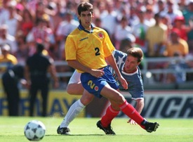 Andrés Escobar en un momento de un partido como internacional de Colombia.