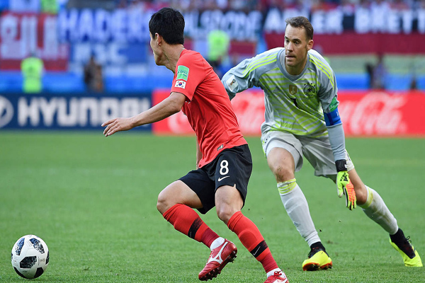 Momento del partido de fútbol entre Alemania y Corea del Sur en el Mundial de Rusia. 