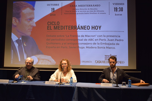 De izquierda a derecha, Juan Pedro Quiñonero, Sonia Marco y Javier Puga en su intervención en Casa Mediterráneo. FOTO: Casa Mediterráneo