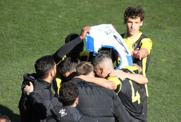 Jugadores del Hércules CF homenajean al niño malagueño Julen tras marcar su primer gol. Foto: Hércules CF